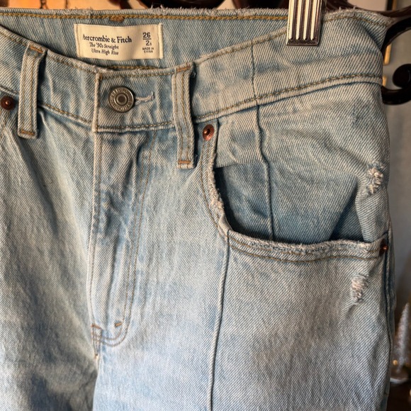 Abercrombie & Fitch 90s Straight Ultra High Rise Curve Love Jeans | Size 26 - Picture 5 of 7